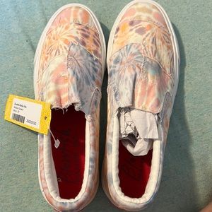 I got them and my sister could not fit them brand new got them for 40 selling 20